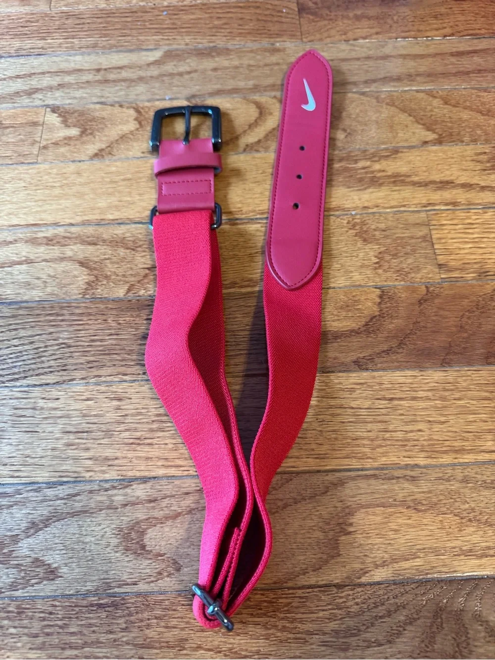 Nike Kids Softball Red Elastic Stretch Belt with Swoosh Accent